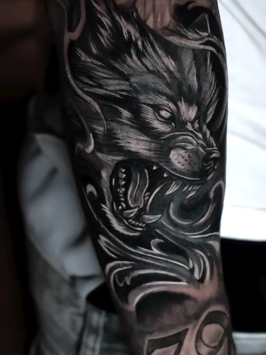 Cover-up com lobo em black and grey